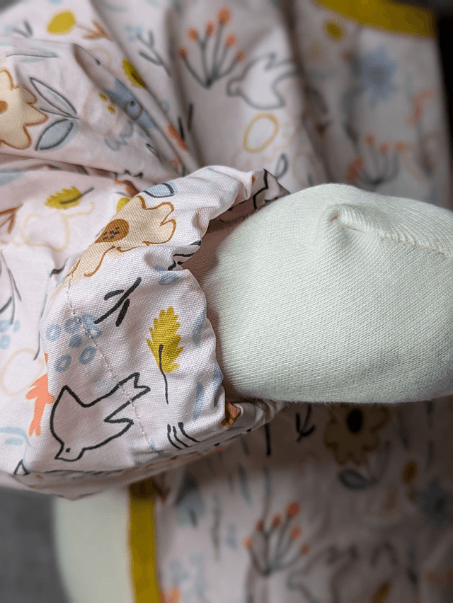 Tablier à manches longues imperméable (9-12 mois)